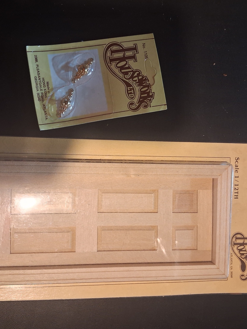 Houseworks #6007 Classic 6-Panel Traditional Interior Door in 1:12 scale W/knobs
